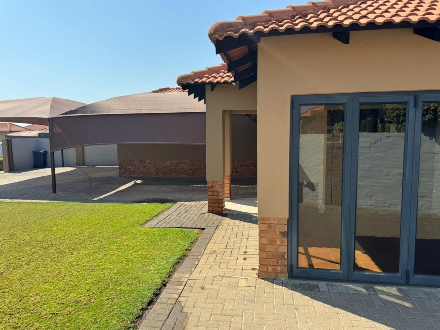 4 Bedroom Property for Sale in Hexrivier Lifestyle Estate North West
